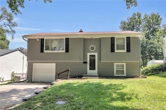 8105 NE San Rafael Dr, Kansas City, MO 64119