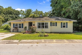 18 White Oak St, Jacksonville, NC 28540