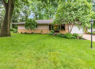 12404 Skyline Dr, Burnsville, MN 55337