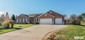 110 Thomas Ct, Washington, IL 61571