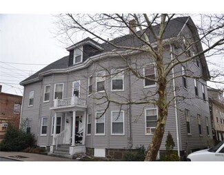 27 Salem St, Salem, MA 01970