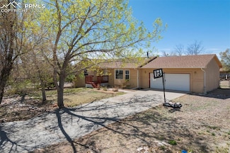 781 S Blakeland Dr, Pueblo, CO 81007