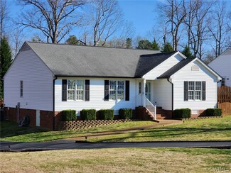 7502 Fairway Ridge Dr, Quinton, VA 23141