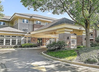 605 Barrington Ave Unit 216, East Dundee, IL 60118