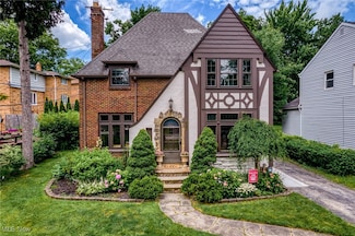 3819 Meadowbrook Blvd, University Heights, OH 44118