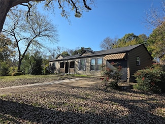 3449 Oak Creek Cir, Dallas, TX 75227