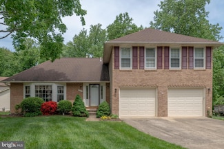 4607 Tapestry Dr, Fairfax, VA 22032