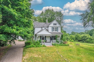 990 River St, Allegan, MI 49010