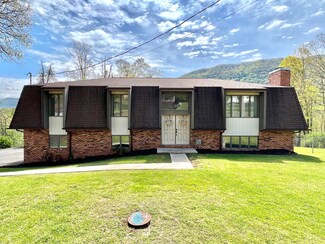 1704 Wildcat Rd, Big Stone Gap, VA 24219