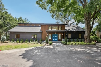 12 Rocky Point Rd, Hewitt, NJ 07421