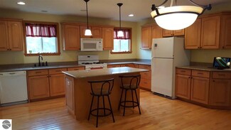 8447 Valley St, Alden, MI 49612
