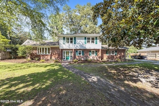 604 W Wilson Creek Dr, Trent Woods, NC 28562