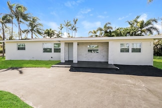 715 SW 2nd St, Boynton Beach, FL 33435