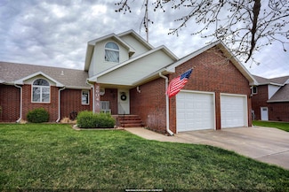2604A Augusta Ln, Hays, KS 67601