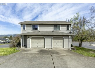 106 S 72nd St, Springfield, OR 97478