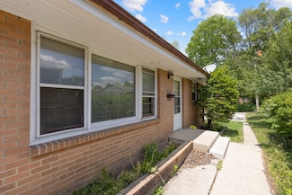 3229 Liberty Dr, Rockford, IL 61101