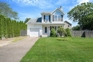 9 Ocean Ave, Mastic, NY 11950