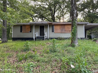 2871 Woodside Dr, Jackson, MS 39212