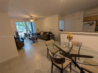 6801 SW 44th St Unit 204, Miami, FL 33155