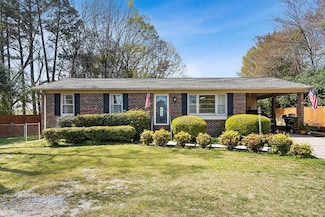 1229 Woodlawn Rd, Greenwood, SC 29646