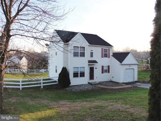 16 Pinckney Dr, Coatesville, PA 19320