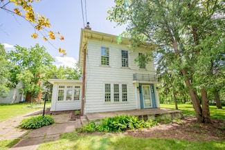 2367 W Stephenson St, Freeport, IL 61032
