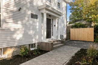 131 Broadway Unit 4, Newport, RI 02840