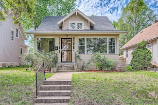 900 Charles Ave, Saint Paul, MN 55104