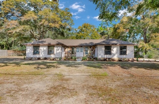 5912 Pamela Dr, Milton, FL 32570