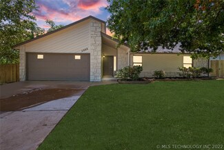2806 W 70th St, Tulsa, OK 74132