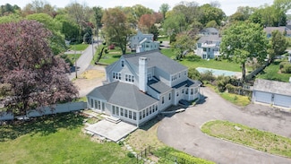 61 Anchorage Dr, Bridgeport, CT 06605
