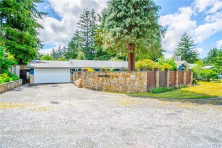 6141 NE 197th St, Kenmore, WA 98028