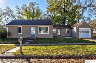 937 E 17th St, Fremont, NE 68025