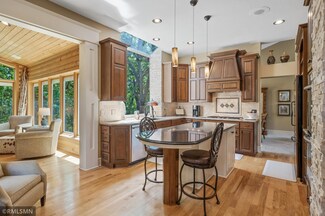 12143 Gantry Ln, Saint Paul, MN 55124