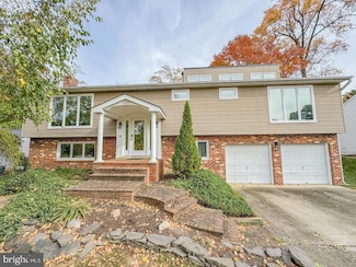 8307 Crown Court Rd, Alexandria, VA 22308