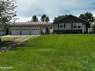 157 E Lakeshore Dr, Waubay, SD 57273