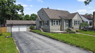 1202 E Lake St, Griffith, IN 46319