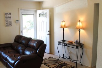 10228 Betts St NE, Albuquerque, NM 87112