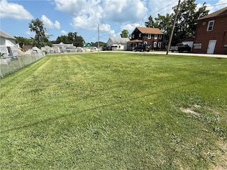 1819 7th St, Parkersburg, WV 26101