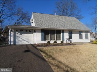 73 Crown Rd, Levittown, PA 19057