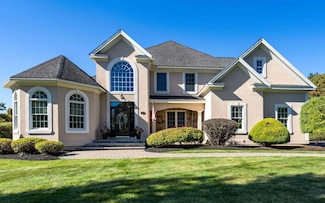 39 Ticklefancy Ln, Salem, NH 03079