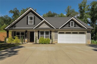 331 N Fredrick Way, Boiling Springs, SC 29316