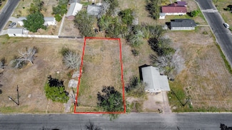 311 E Grange St, Weimar, TX 78962