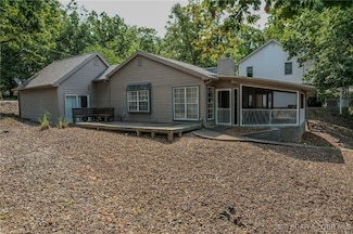 141 Wye Dr, Lake Ozark, MO 65049