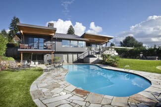 9259 NE 14th St, Clyde Hill, WA 98004