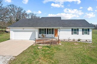605 E 427th Rd, Bolivar, MO 65613