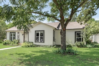 103 E 14th St, Joshua, TX 76058
