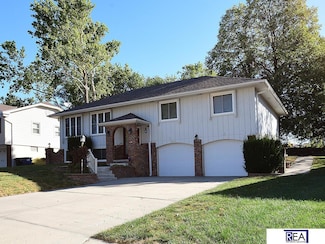 423 S 150th Cir, Omaha, NE 68154