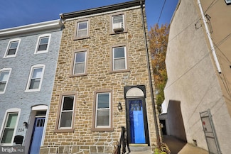 226 Hermitage St, Philadelphia, PA 19127