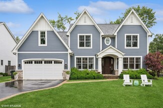 1505 Hawthorne Ln, Glenview, IL 60025